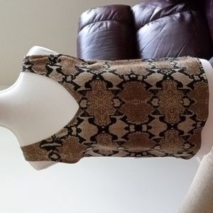 Finity Naturals 100% silk V neck XS tank/camisole in reptilian print, NWOT